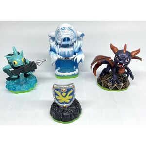 Skylanders‎ Spyros Adventure Figures 2011 LOT of 4